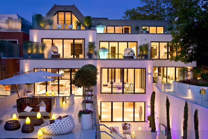 luxury_contemporary_unique_modern_mansion_property_home_london_uk_england_million_pound_garden_furniture-700x466